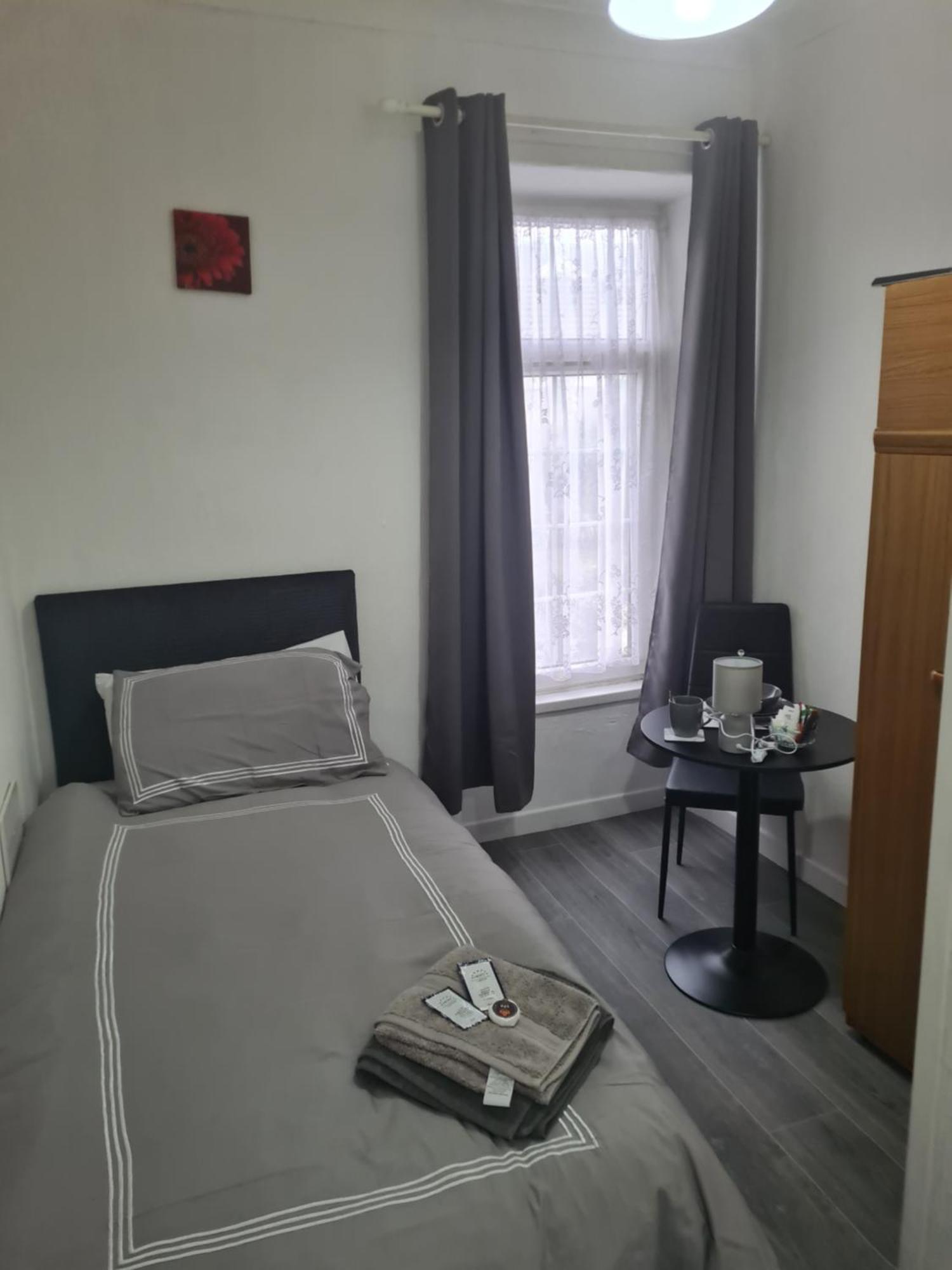 Tredegar Arms Budget Guesthouse For Walkers/Cyclists/Contractors/Traveler Merthyr Tydfil Pokoj fotografie